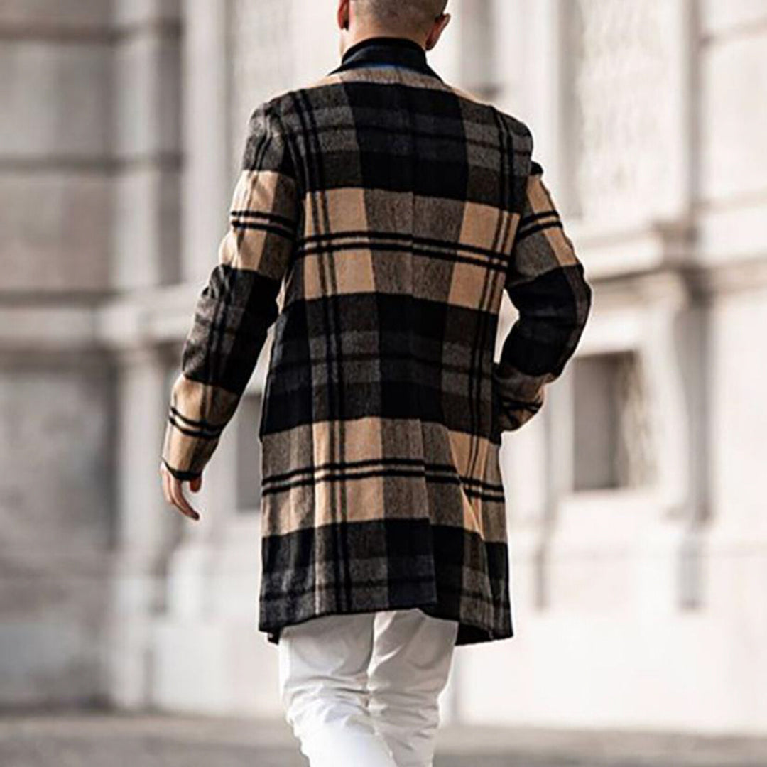 Elegant long coat for men, designed for warmth and sophistication, perfect for autumn days.







