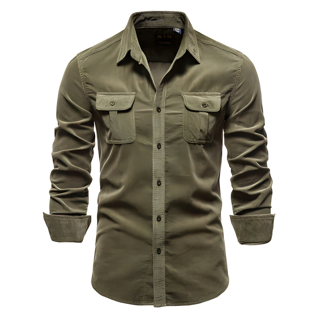 Elegant men's summer shirt with breathable, lightweight fabric and a tailored fit for warm-weather style.