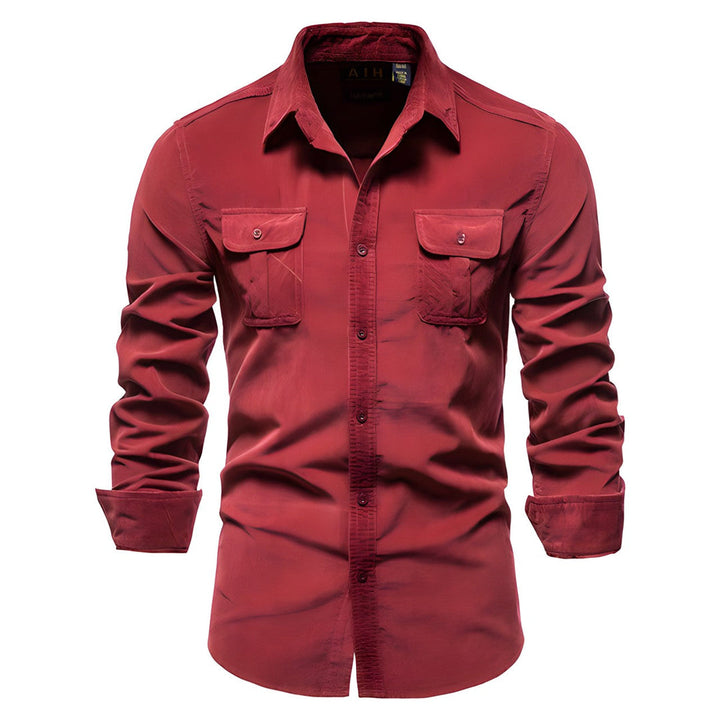 Elegant men's summer shirt with breathable, lightweight fabric and a tailored fit for warm-weather style.