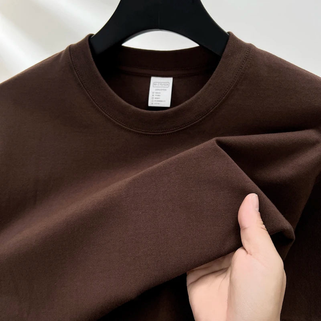 Men's basic summer t-shirt, lightweight and breathable for everyday comfort.