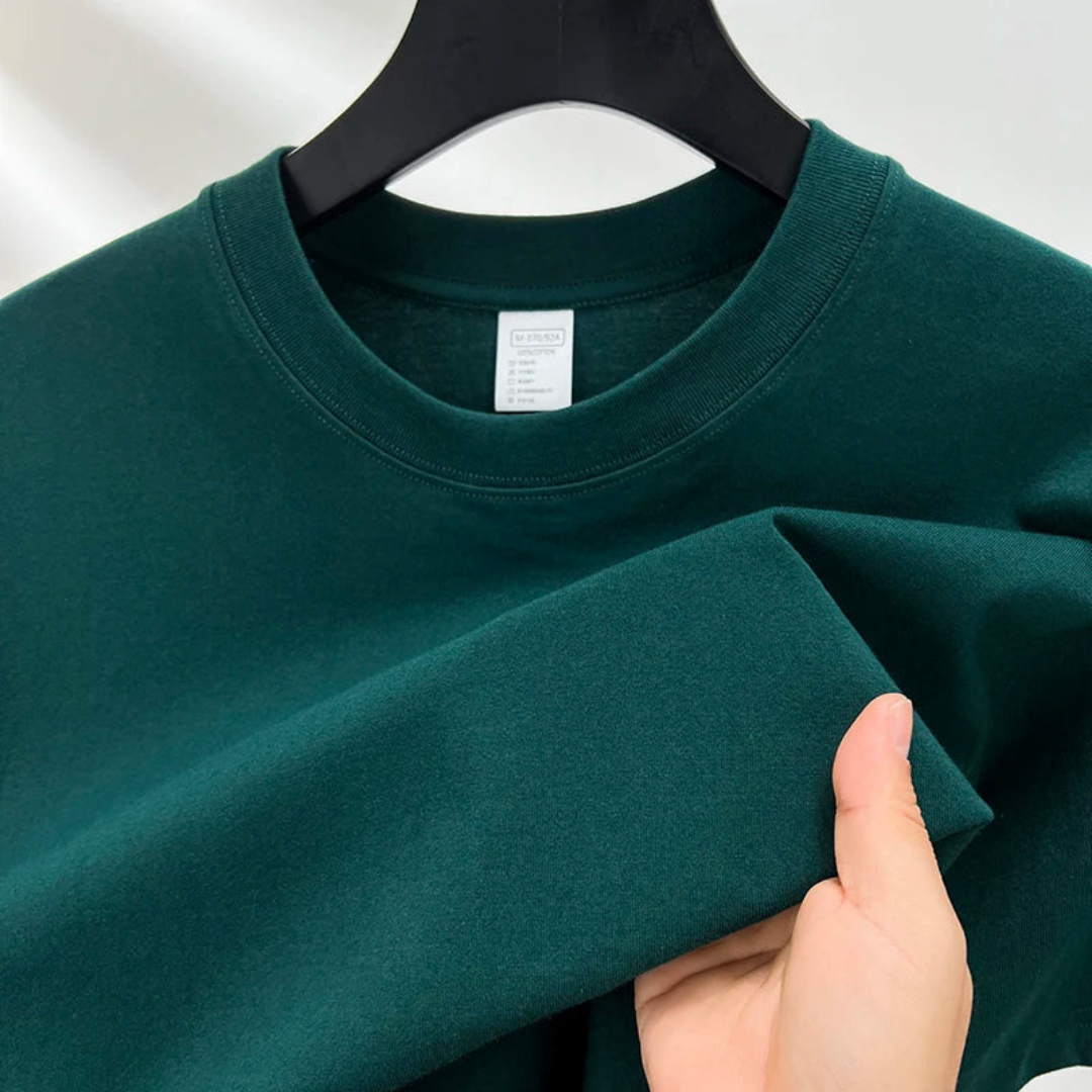 Men's basic summer t-shirt, lightweight and breathable for everyday comfort.