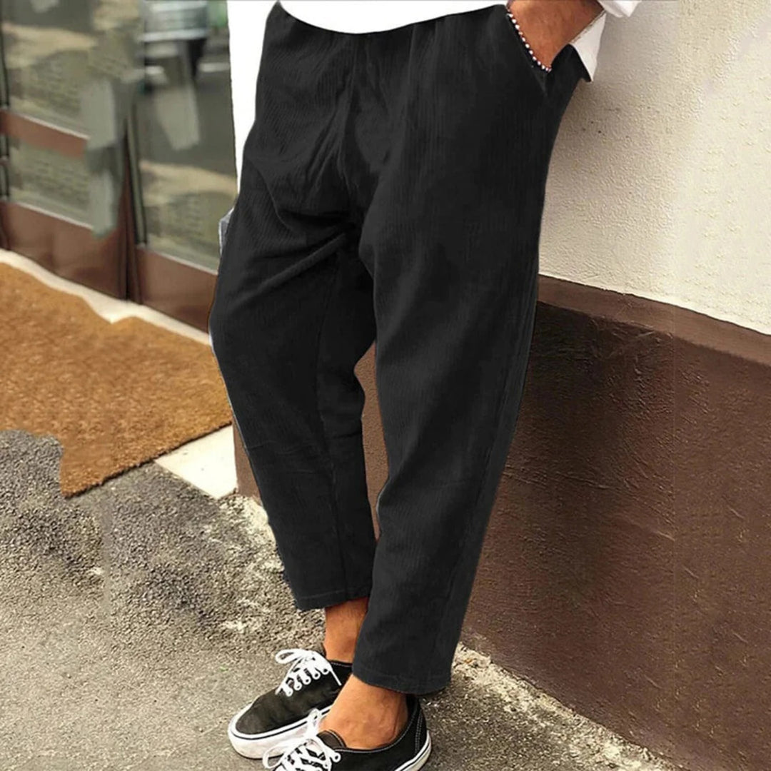 Men's breathable chino summer pants with a lightweight, stretchable design, perfect for warm-weather comfort and style.