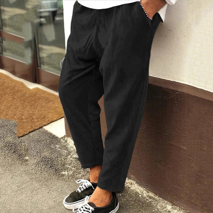 Men's breathable chino summer pants with a lightweight, stretchable design, perfect for warm-weather comfort and style.