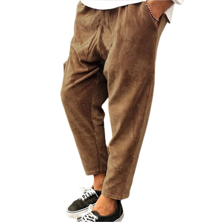 Men's breathable chino summer pants with a lightweight, stretchable design, perfect for warm-weather comfort and style.