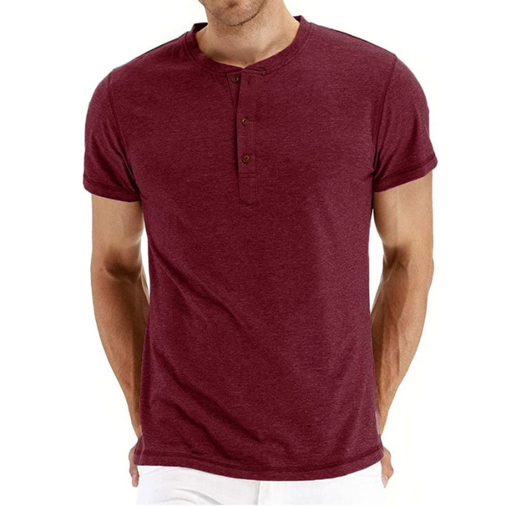 Men’s casual and comfortable t-shirt with relaxed fit and breathable fabric, ideal for summer days.








