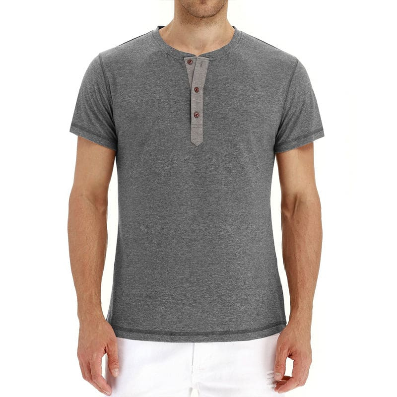 Men’s casual and comfortable t-shirt with relaxed fit and breathable fabric, ideal for summer days.








