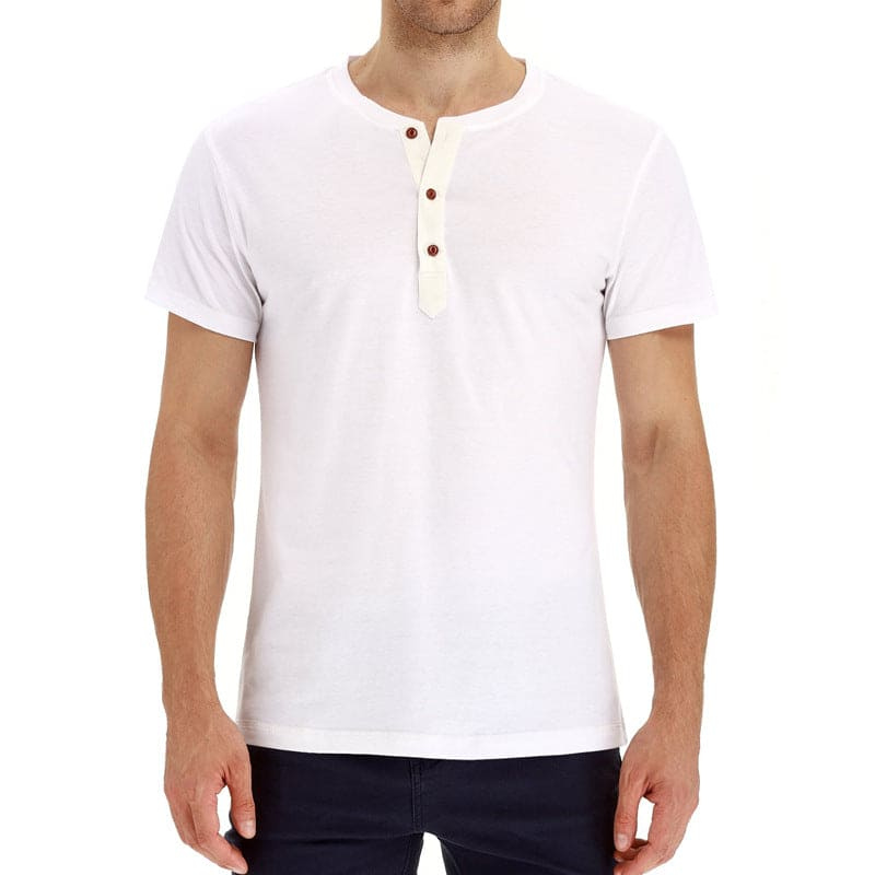 Men’s casual and comfortable t-shirt with relaxed fit and breathable fabric, ideal for summer days.








