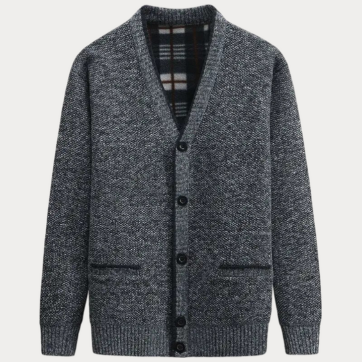 Men’s chic Autumn cardigan in soft knit with a relaxed fit and modern cut—ideal for cozy and stylish layering.