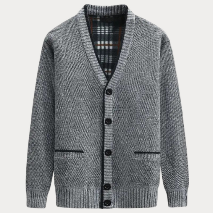 Men’s chic Autumn cardigan in soft knit with a relaxed fit and modern cut—ideal for cozy and stylish layering.