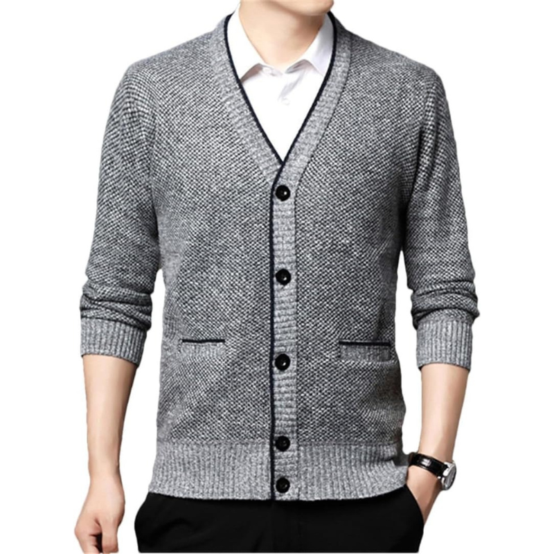Men’s chic Autumn cardigan in soft knit with a relaxed fit and modern cut—ideal for cozy and stylish layering.