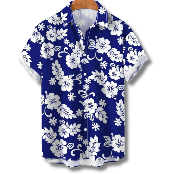 Men’s classic floral Hawaiian summer shirt with a lightweight, breathable fabric and tropical design, ideal for summer days.