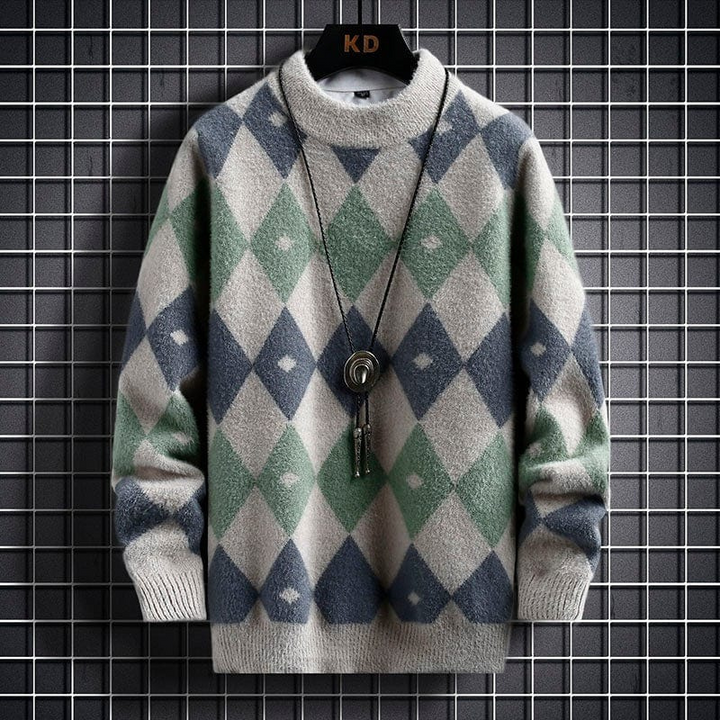 Men’s crew neck sweater with soft knit texture, ideal for autumn outfits and everyday casual wear.