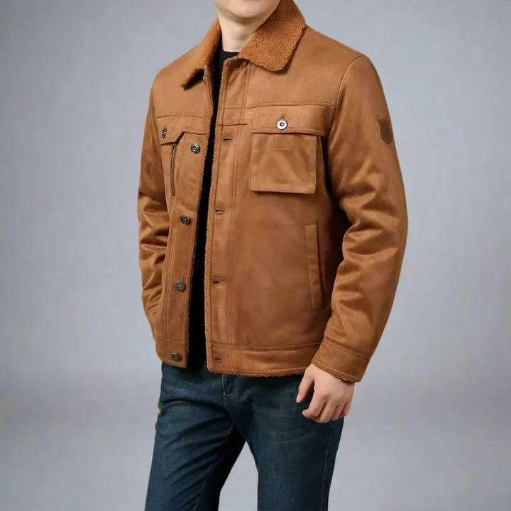 Men's elegant and stylish leather jacket with a tailored fit, ideal for autumn days.








