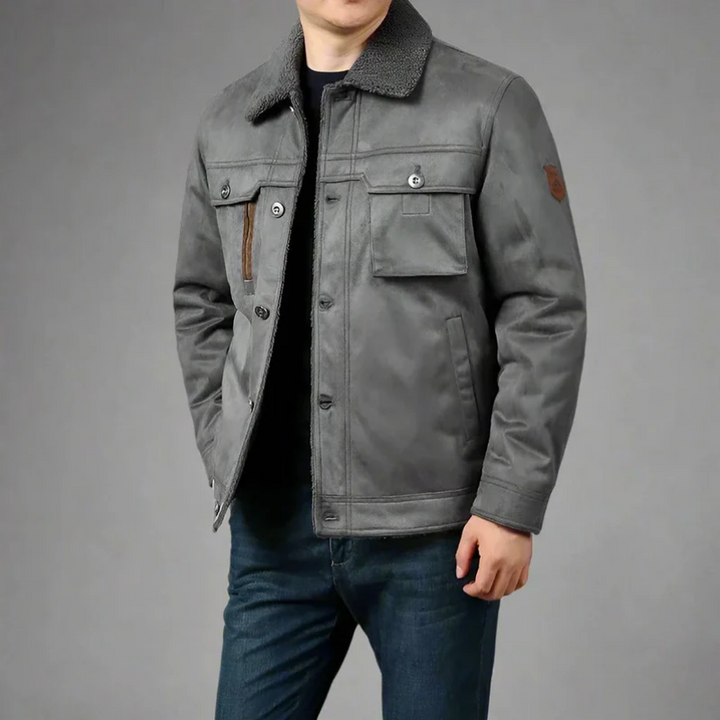 Men's elegant and stylish leather jacket with a tailored fit, ideal for autumn days.







