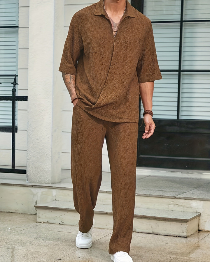 Men’s elegant summer outfit set with lightweight fabric, tailored fit, and breathable design, ideal for stylish summer days.