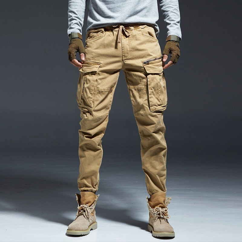 Men’s premium cargo joggers ideal for summer, featuring breathable fabric, a modern jogger fit, and convenient cargo pockets.