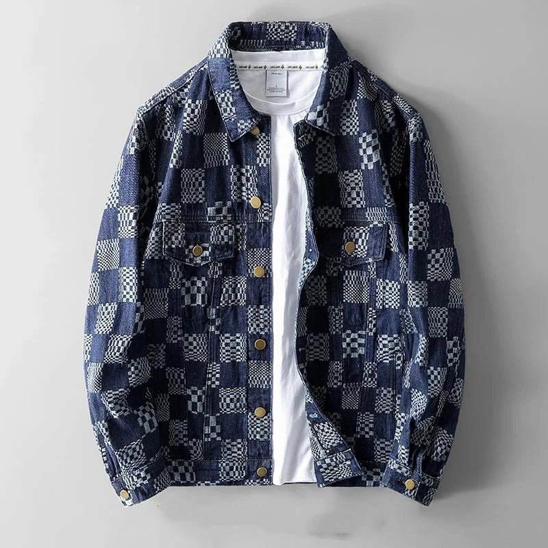 Men's stylish denim jacket with a classic and versatile design, perfect for autumn layering.







