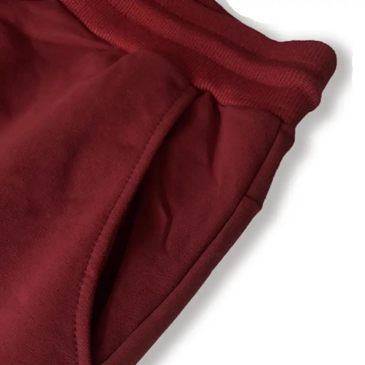 Men’s trendy slim-fit sweatpants with breathable fabric, elastic waistband, and versatile style, perfect for casual  wear.