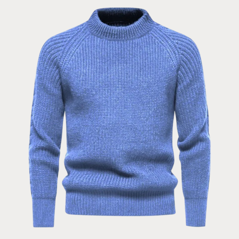 Men’s turtleneck sweater with slim fit and soft knit fabric, ideal for stylish and warm autumn layering.








