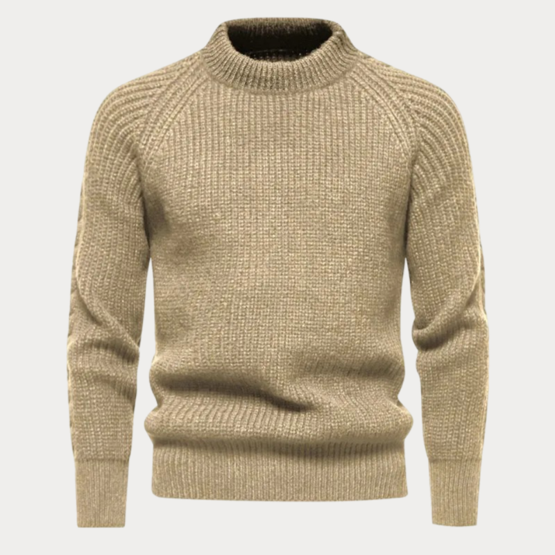 Men’s turtleneck sweater with slim fit and soft knit fabric, ideal for stylish and warm autumn layering.








