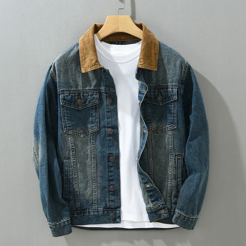 Men’s vintage-inspired denim jacket, perfect for autumn with a stylish and durable design.







