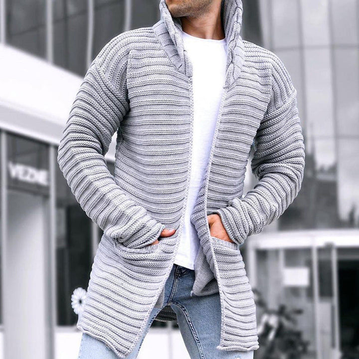 Men’s warm knitted cardigan, offering cozy comfort and breathable warmth perfect for autumn days.