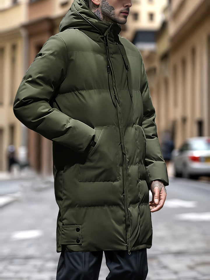 Men's warm and long hooded puffer jacket with insulated padding, windproof and water-resistant fabric, ideal for autumn and winter.







