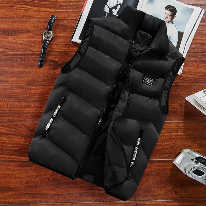 Men's warm sleeveless autumn vest with breathable insulation, ideal for layering on chilly days.







