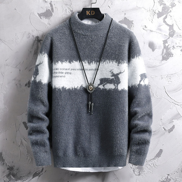 Men's warm turtleneck sweater with soft fabric and classic design, ideal for stylish autumn layering.