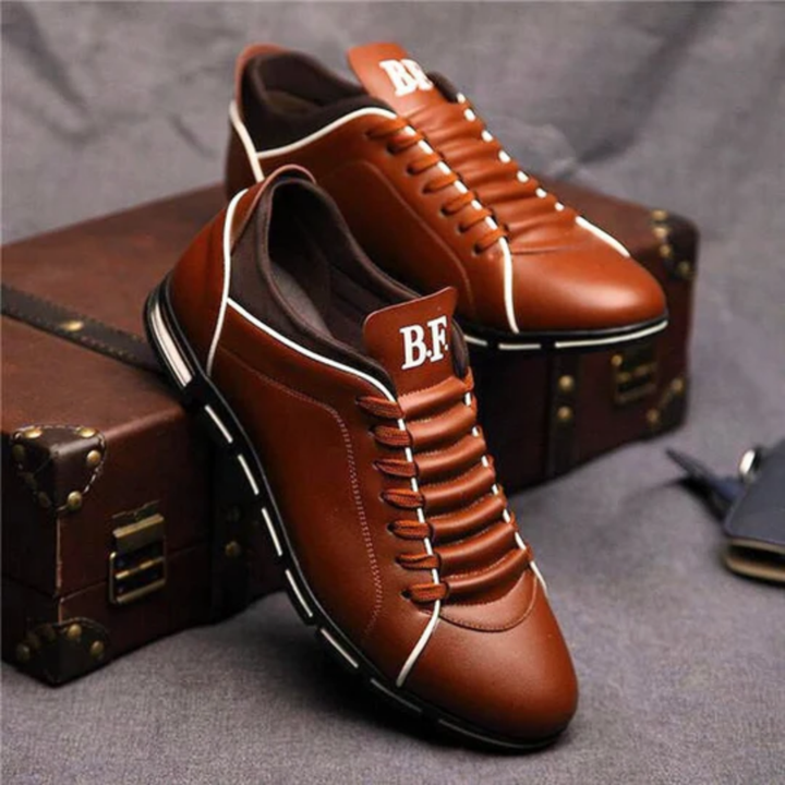 Men’s waterproof chic shoes with stylish design and non-slip sole, ideal for elegant and dry walks on Autumn days.