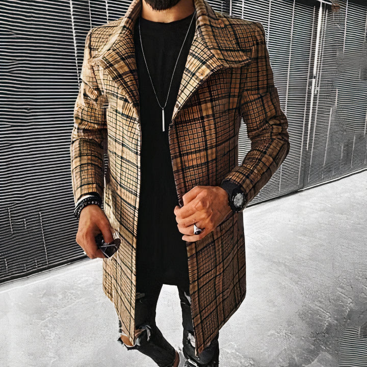 Premium single-breasted men's coat, perfect for autumn days with a stylish and sophisticated look.