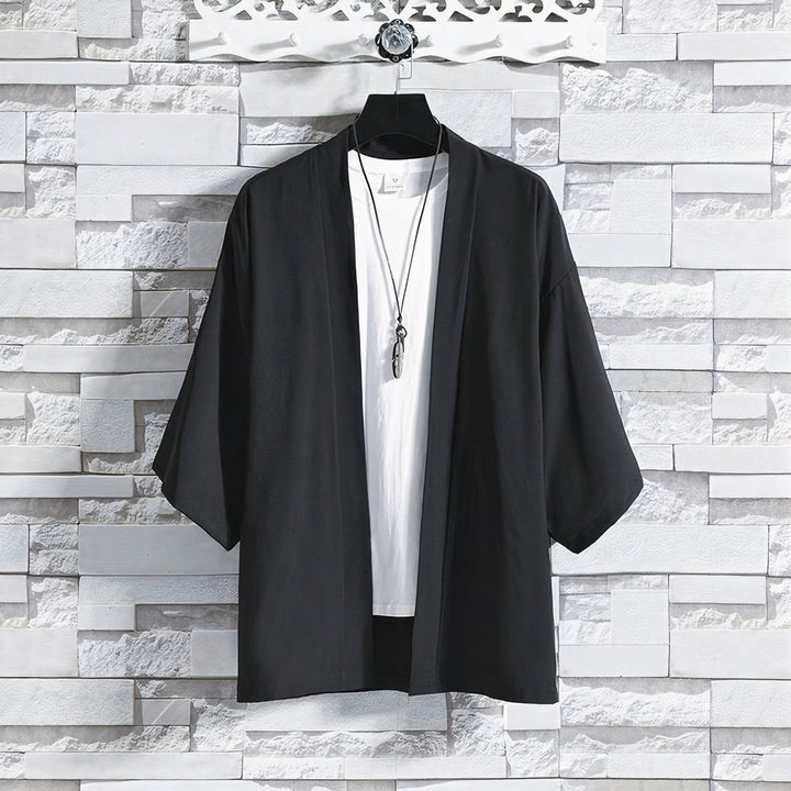 Man wearing a relaxed cardigan, perfect for autumn comfort and stylish everyday layering








