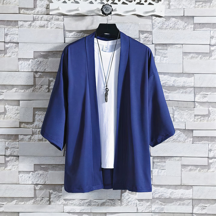Man wearing a relaxed cardigan, perfect for autumn comfort and stylish everyday layering








