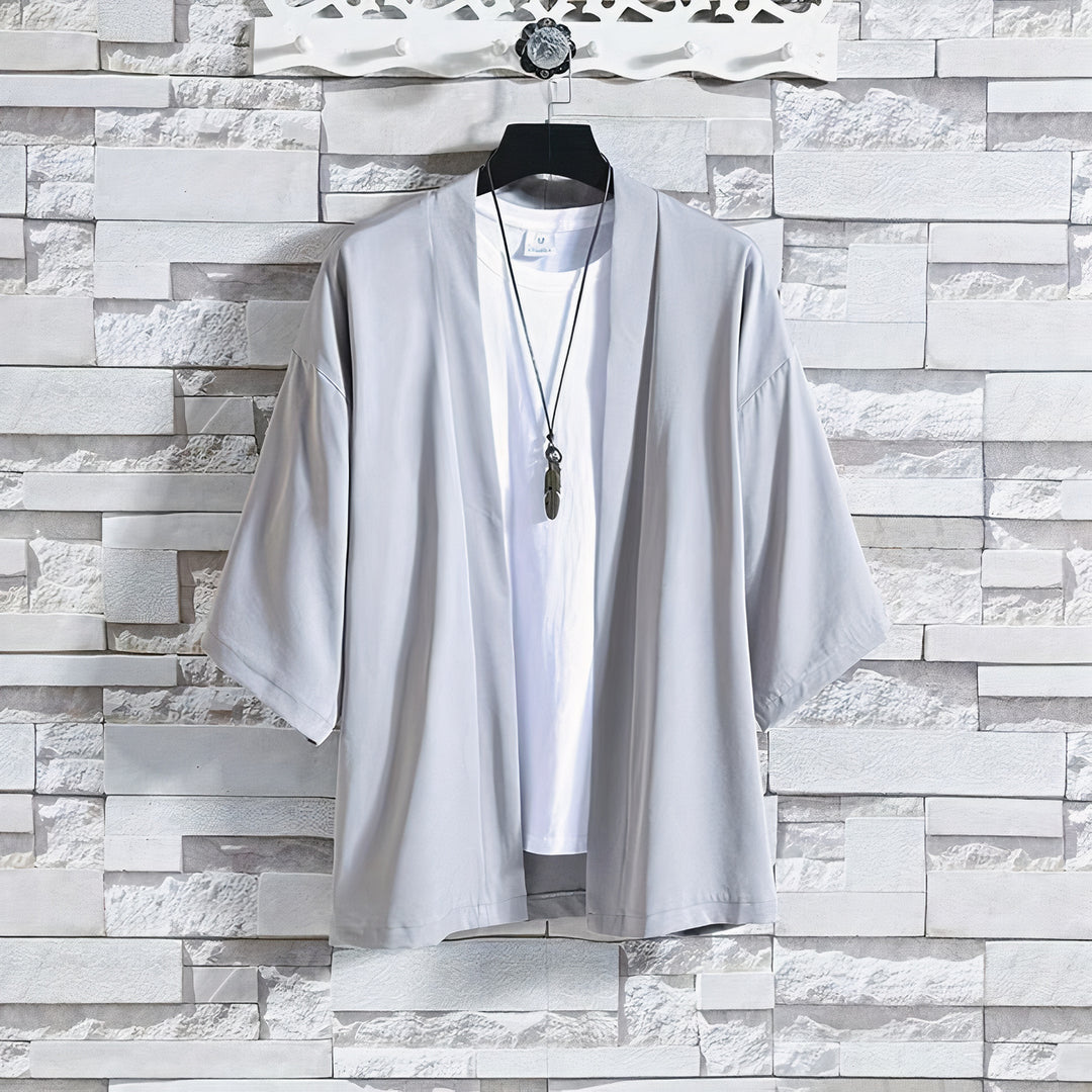 Man wearing a relaxed cardigan, perfect for autumn comfort and stylish everyday layering








