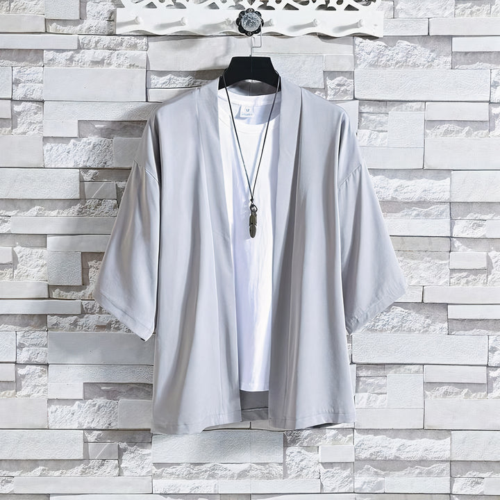 Man wearing a relaxed cardigan, perfect for autumn comfort and stylish everyday layering








