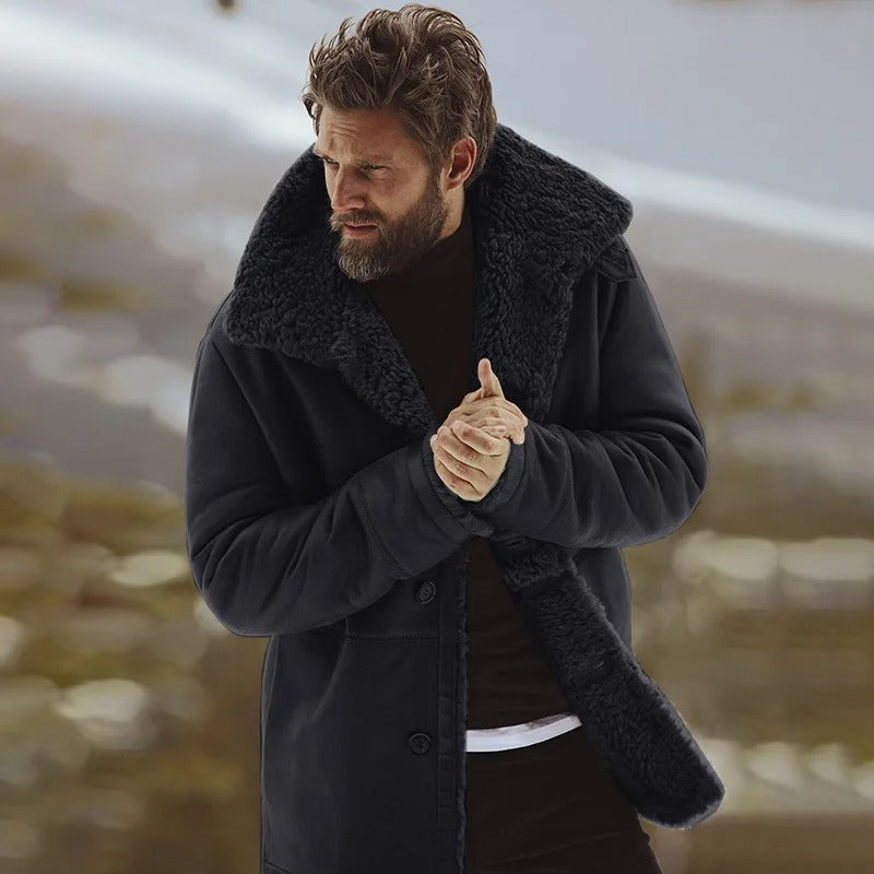 Men's snow-proof warm jacket with insulation, perfect for cold autumn days.







