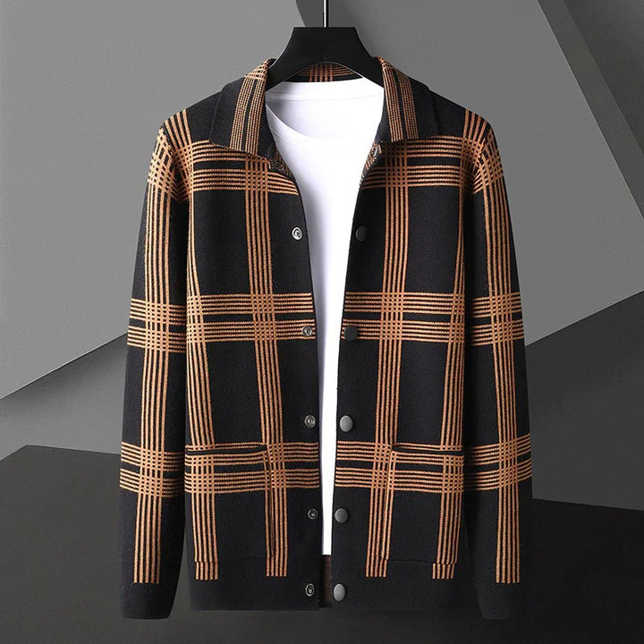 Sophisticated wool cardigan for men, a stylish and warm choice for autumn days.







