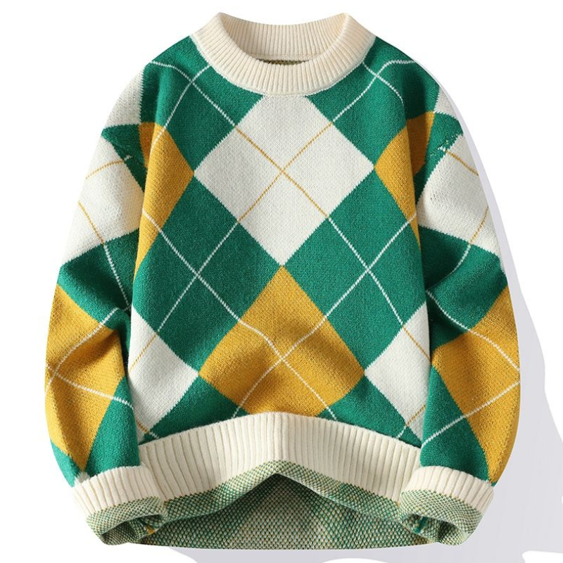 Stylish autumn sweater for men, perfect for modern casual wear and versatile layering during chilly autumn days.