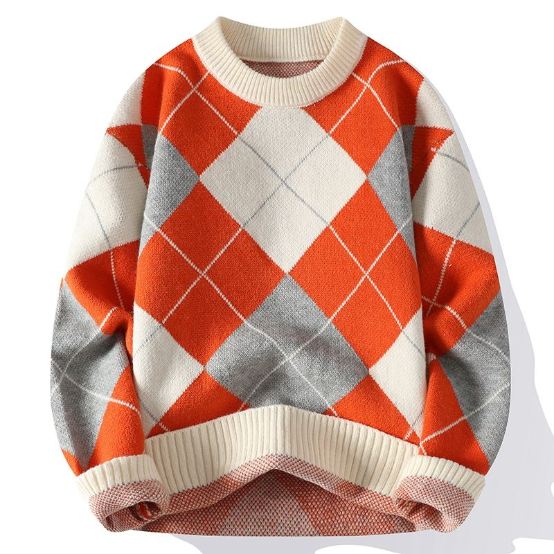 Stylish autumn sweater for men, perfect for modern casual wear and versatile layering during chilly autumn days.