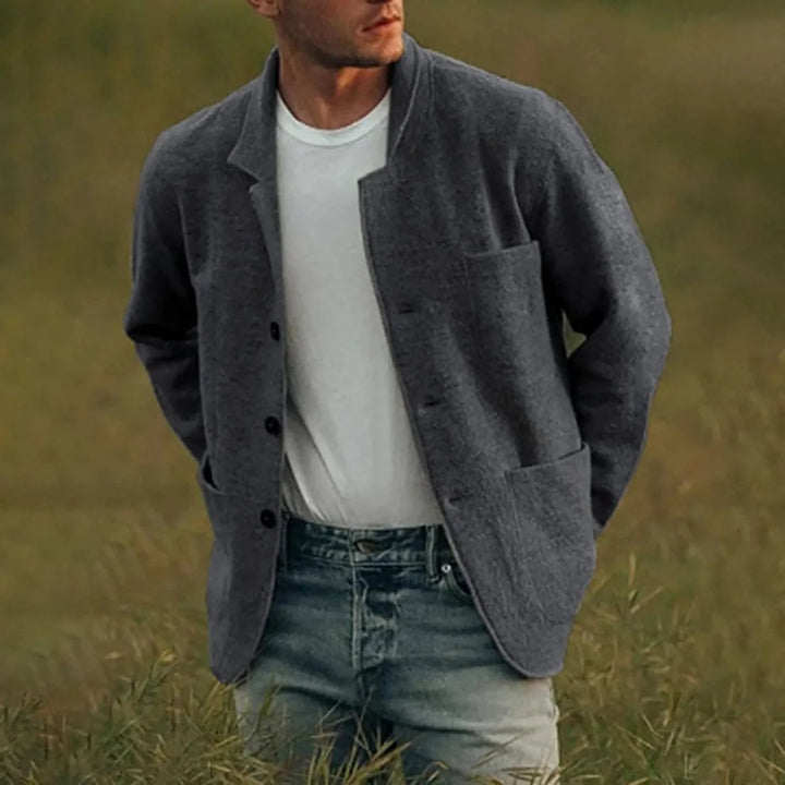 Stylish cardigan for men with a classic design, perfect for autumn layering and everyday wear.


1/2








