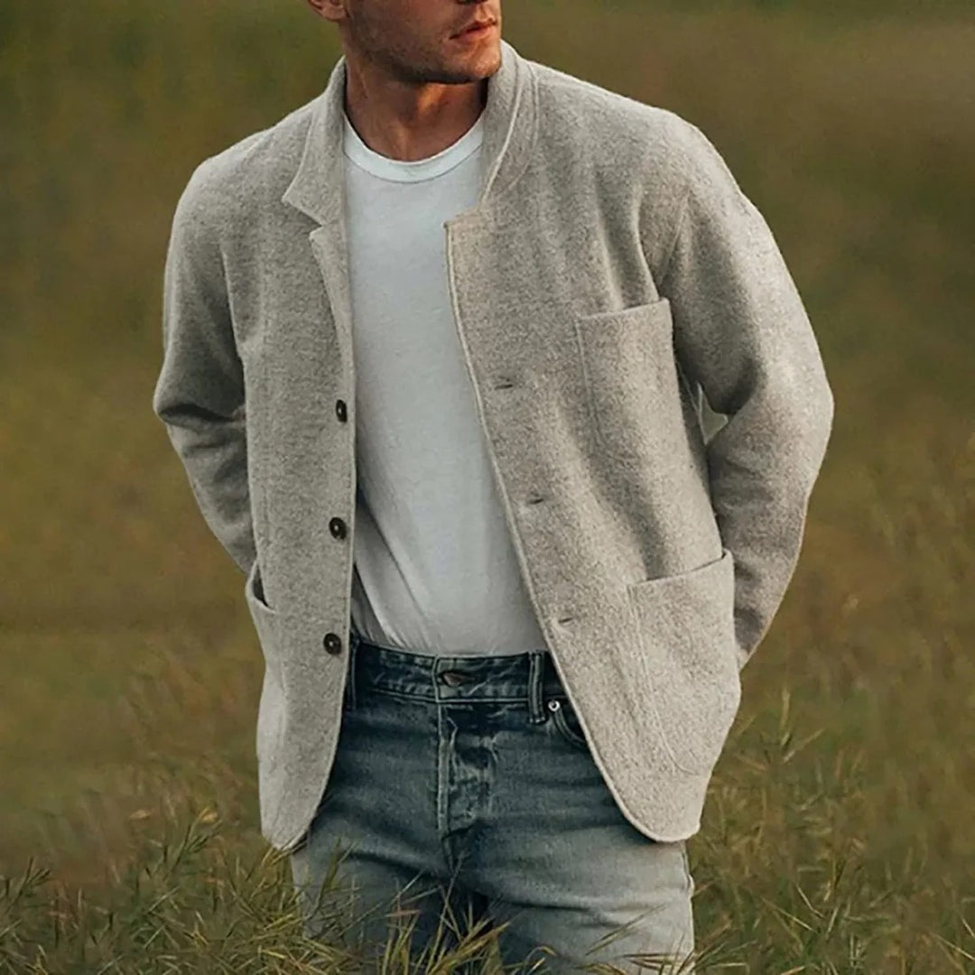 Stylish cardigan for men with a classic design, perfect for autumn layering and everyday wear.


1/2








