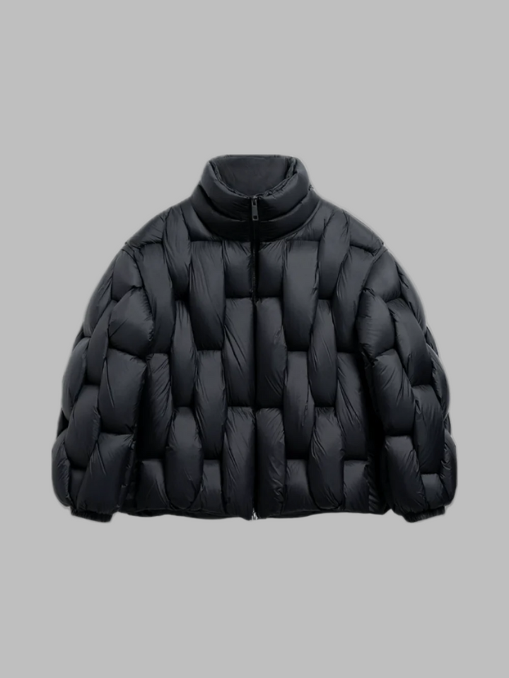 Trendy waterproof jacket for men, designed for comfort and protection on autumn days.







