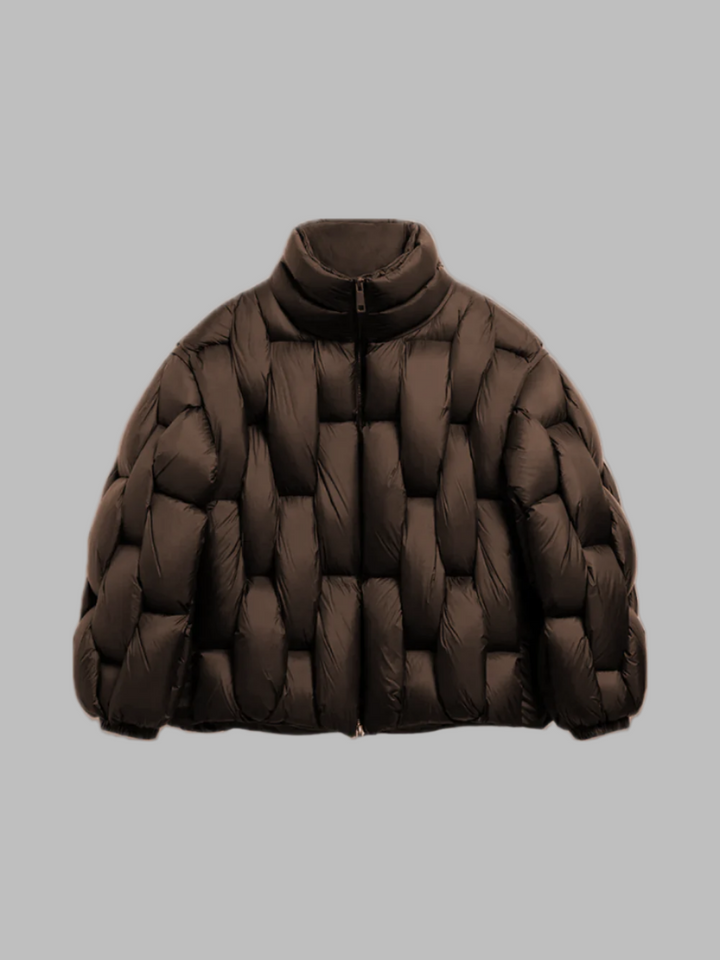 Trendy waterproof jacket for men, designed for comfort and protection on autumn days.







