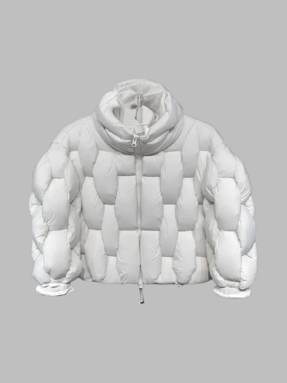 Trendy waterproof jacket for men, designed for comfort and protection on autumn days.







