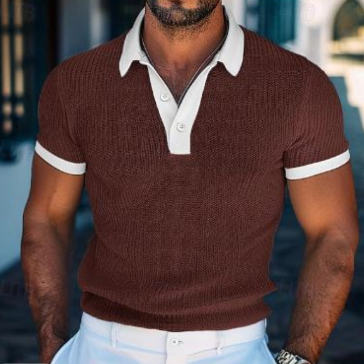 Vintage men’s polo shirt with a classic fit and breathable fabric, ideal for stylish summer days.








