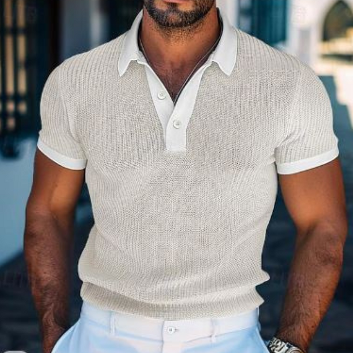 Vintage men’s polo shirt with a classic fit and breathable fabric, ideal for stylish summer days.








