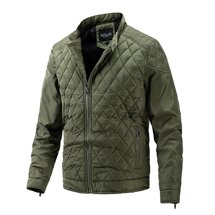 Warm casual jacket with insulated fabric, ideal for autumn days and everyday wear.