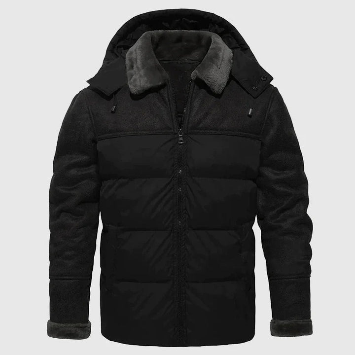 Warm and comfortable jacket for men, perfect for autumn days and versatile for any occasion.







