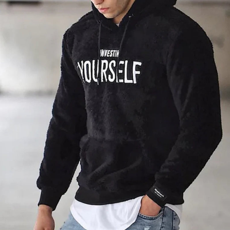  Warm plush hoodie for men, ideal for autumn days and cozy everyday wear.







