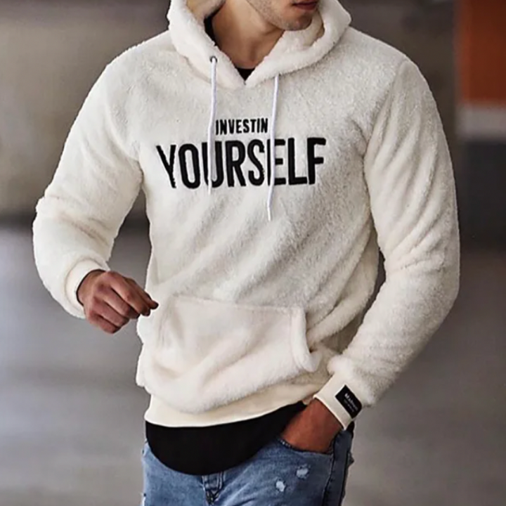  Warm plush hoodie for men, ideal for autumn days and cozy everyday wear.







